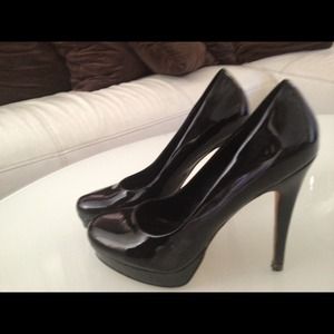 ⛔⛔HOLD⛔⛔Aldo shine pumps. Great condition