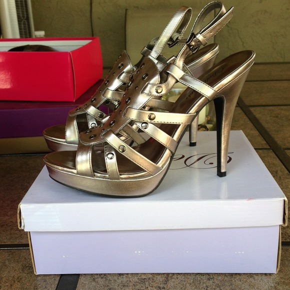 Trendy heels