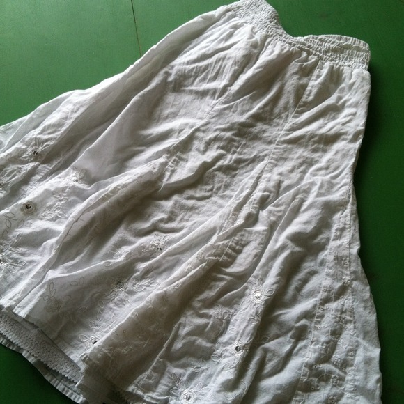 White skirt with sequin detail