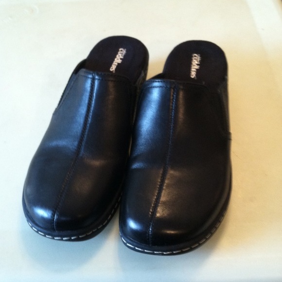 cobbie cuddles slip on