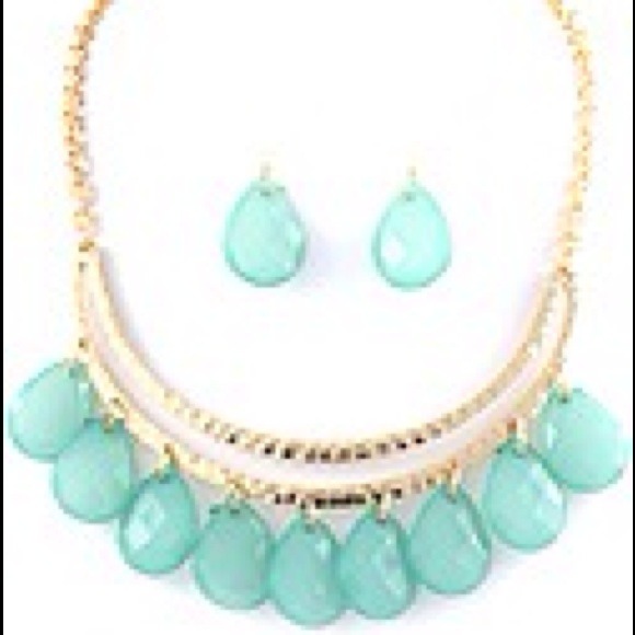 Necklace and earring set