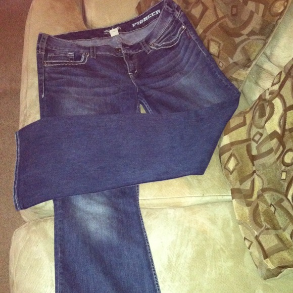 Silver jeans (HOLD FOR @SHILARAE13)