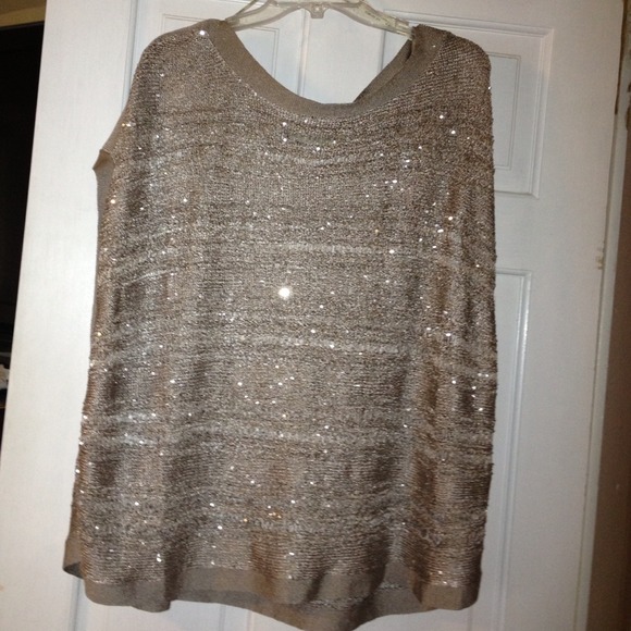 Gold shimmer shawl-like top 3x