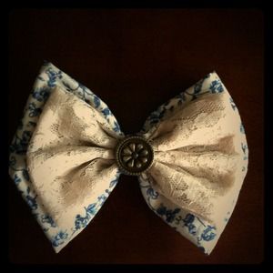 Floral Lace Hairbow