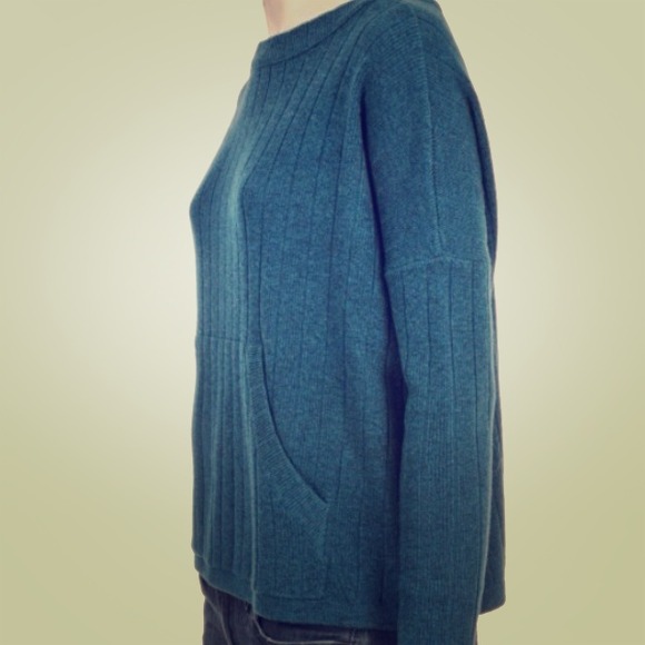 SCOOP NYC teal kangaroo style sweater !!!