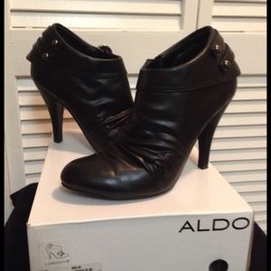 👠Reduced👠ALDO Black Leather Booties, sz 39