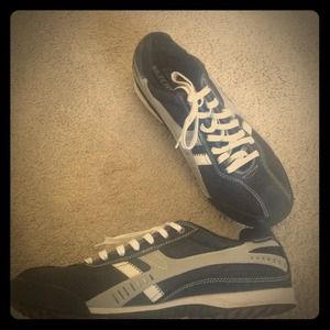 Size 10 Skechers (Brand New)
