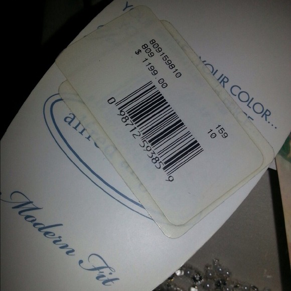 JUST REDUCED TO SELL!!Alfred Angelo wedding dress. - Picture 3 of 4