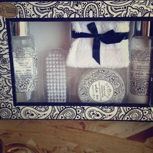 Raphael Roselee Cosmetic Paris