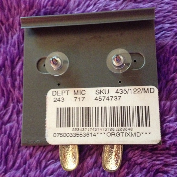 Dillard's Ear Rings - Picture 2 of 2