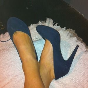 Navy blue suede BCBG pumps
