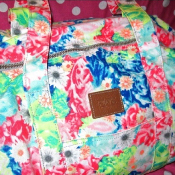 Pink duffle bag :)) - Picture 2 of 2