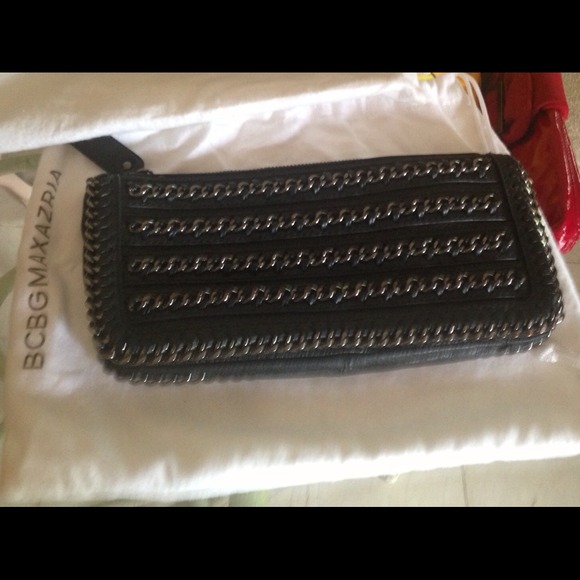 BEAUTIFUL LEATHER CHAIN CLUTCH