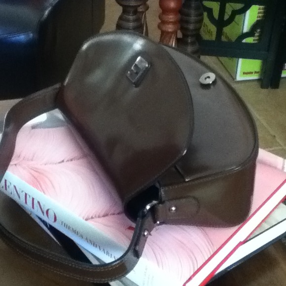 Flap GUESS shoulder bag - Picture 3 of 3