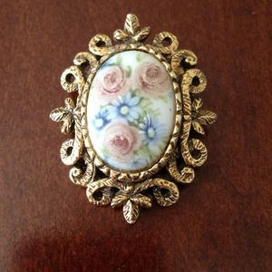 Vintage flower gold brooch