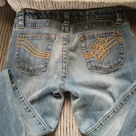 REDUCED!! RocaWear jeans - Picture 2 of 4