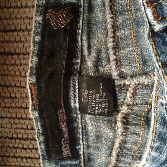 REDUCED!! RocaWear jeans - Picture 4 of 4