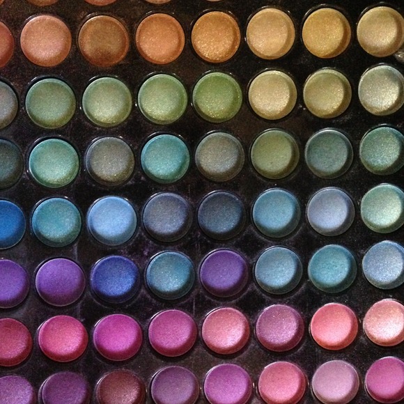 Eye shadow palette - Picture 4 of 4