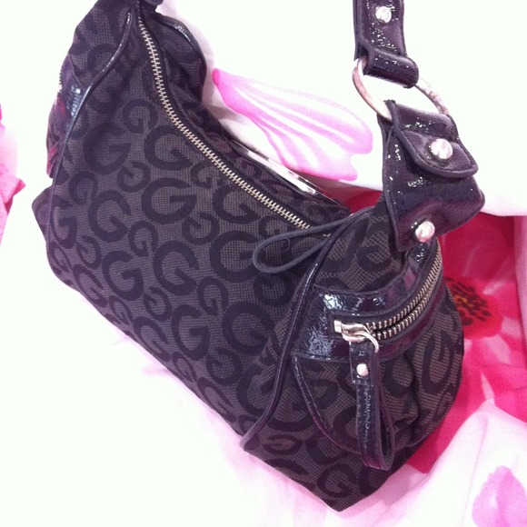 ✨Will do $45✨Black G By Guess purse! - Picture 4 of 4