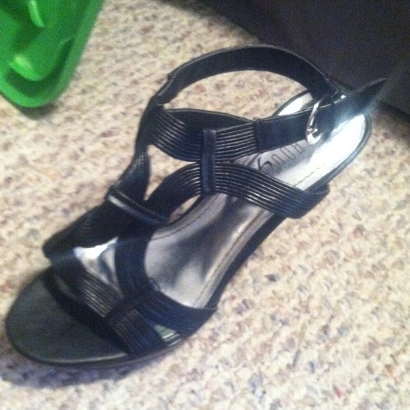 Black going out heels