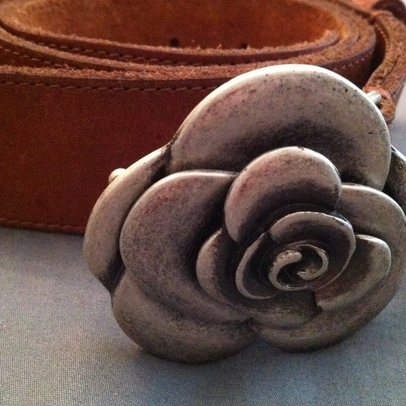 American Eagle leather belt