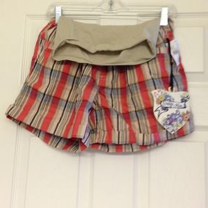 Nwt plaid Motherhood Maternity shorts
