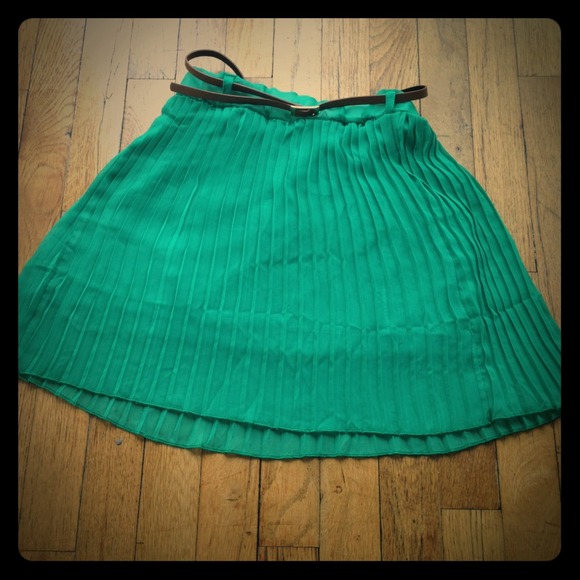 -Sold!!!-Belted pleated skirt