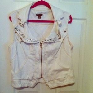 White vest