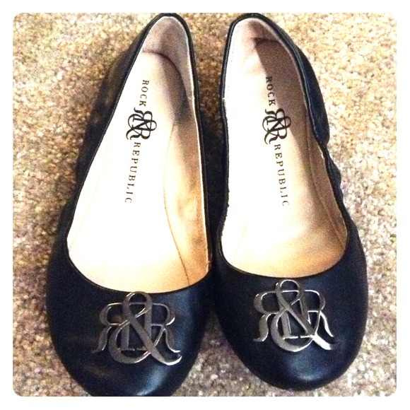 Rock & Republic flats blk size 7