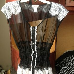 Annabelle lace top