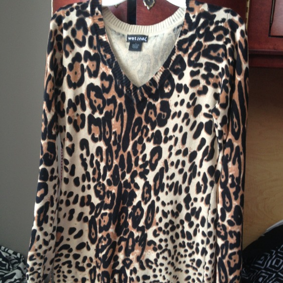 Long sleeve sweater