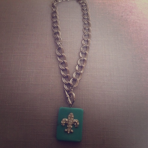 💋bundled💋Turquoise fleur de lis necklace - Picture 1 of 1