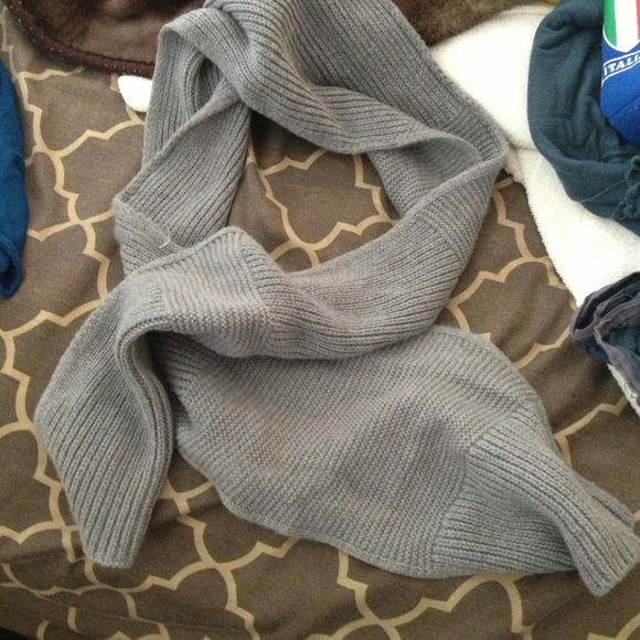 Alfani grey knitted scarf - Picture 3 of 3