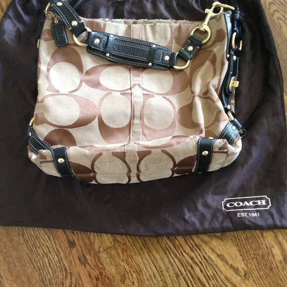 Coach Authentic classic