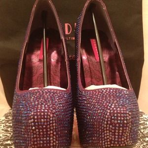 Bordello Teeze-06R size 9