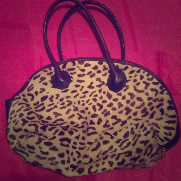saks fifth avenue  Handbags - HOST PICK!-Saks fifth avenue cheetah tote