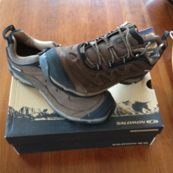 Salmon Men's leather hiking shoes