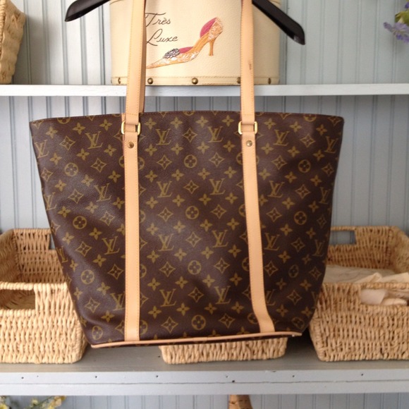 Louis Vuitton Shopper