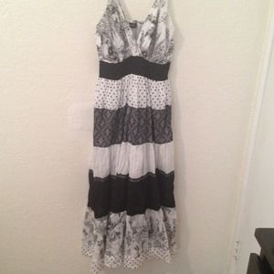 💕Traded💕👏 Black and white Maxi Dress!!