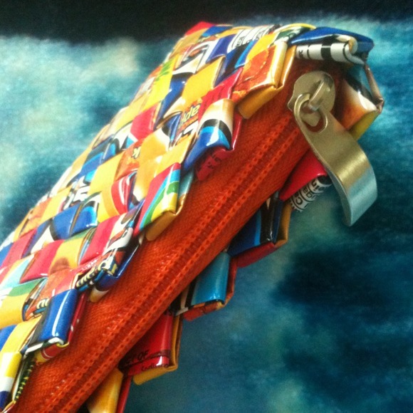 🐝 Cute Recyclables Coin Purse - Picture 2 of 4