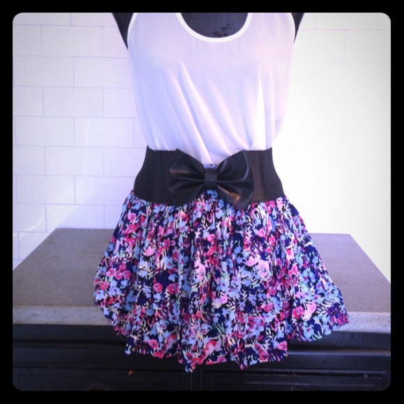 SOLD!! Flowery Summer Skirt!