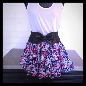 SOLD!! Flowery Summer Skirt!