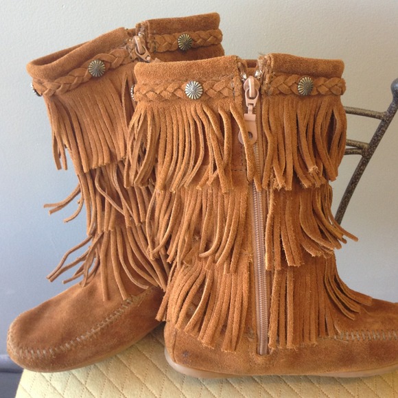 *SOLD* Brown Fringe Suede Moccasin Booties Boots - Picture 4 of 4