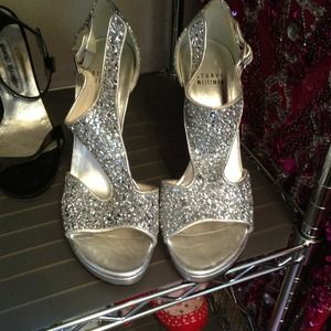 Stuart Weitzman Silver Glitter T-strap Open Toes