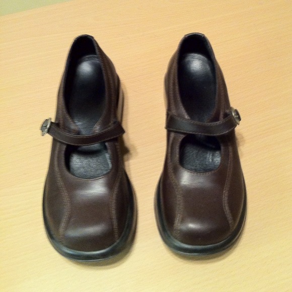 Dansko brown & black maryjane shoes(2 prs)Bundle