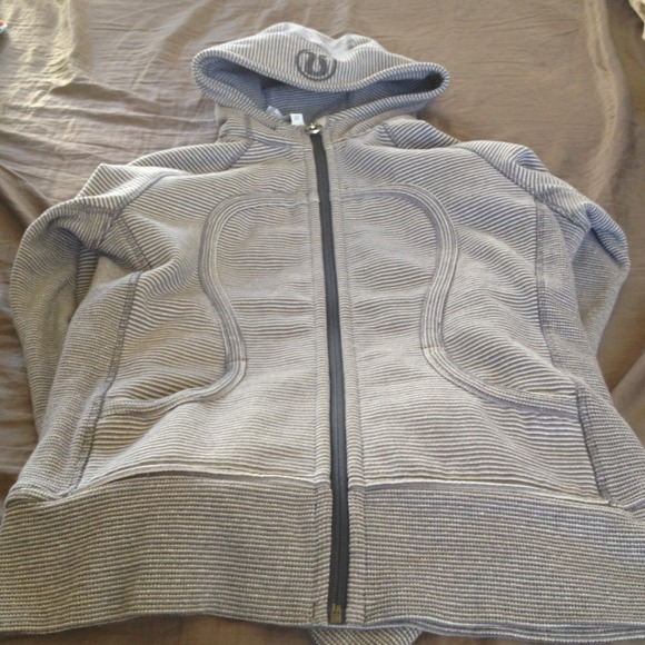 Sold lululemon scuba jacket reserved for bundling