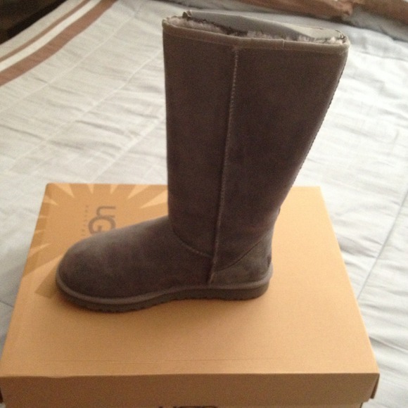 UGG Boots - 🌸REDUCED🌸 NWT Gray classic tall Uggs