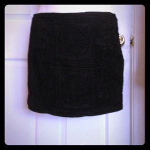 🎀Boutique black skirt w/ gorgeous black print 🎀
