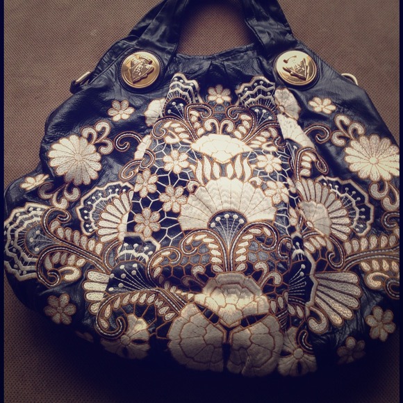Gucci Handbags - SOLD!!!! AUTHENTIC Gucci Hysteria Embroidered Bag
