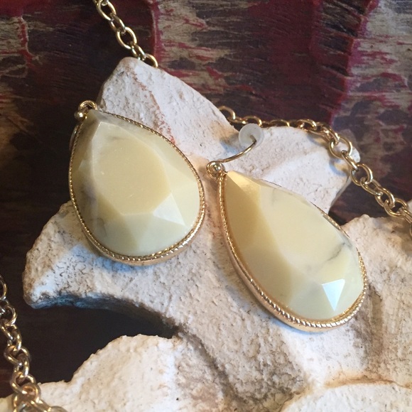 🎉Host Pick🎉 Neck & Ear set - Picture 2 of 2